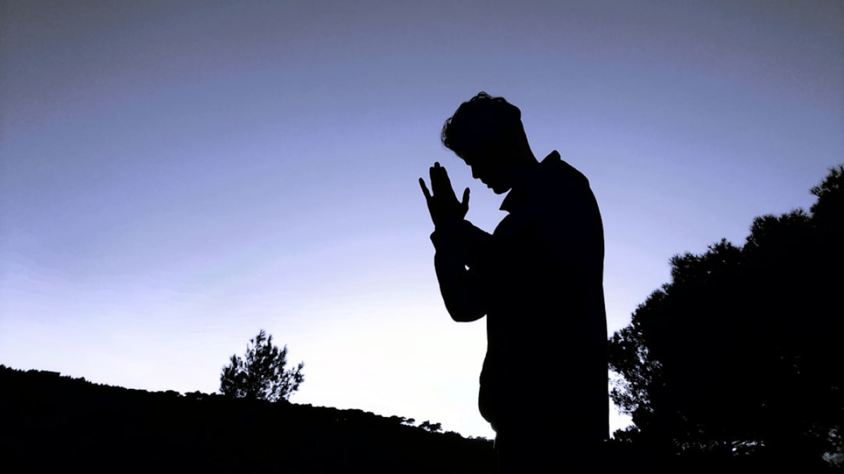 The Spiritual Significance of Daily Prayers: Understanding the Five Daily Salah in Islam