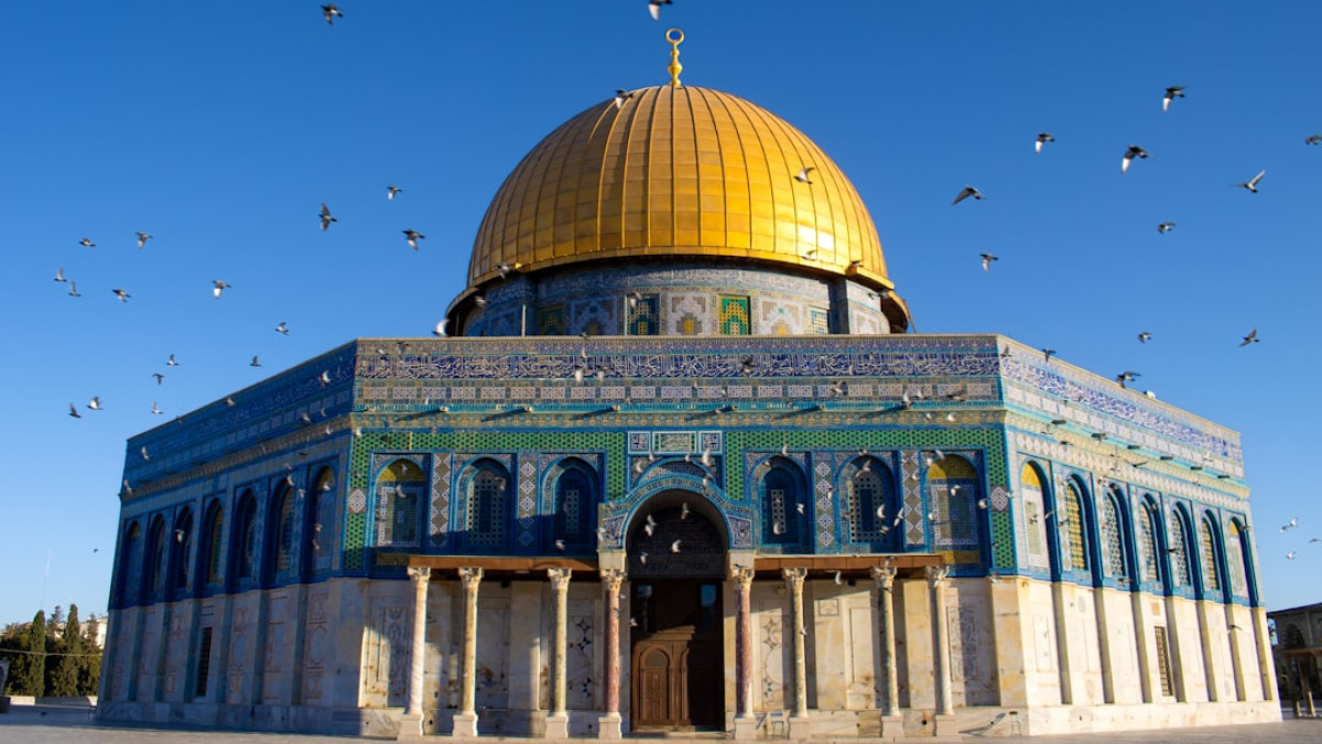 Chronicles of Faith: The Historical Journey of Masjid Al-Aqsa