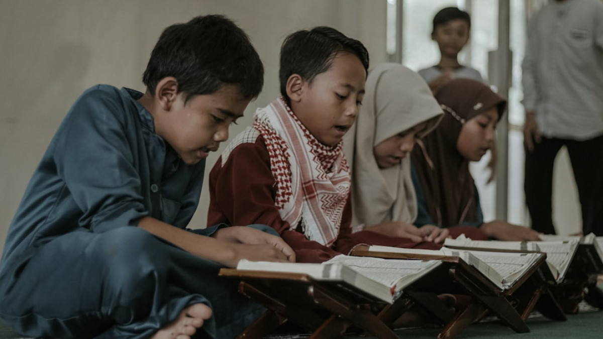 Navigating the Distinct Pathways: A Comparative Analysis of Islamic Schools of Thought