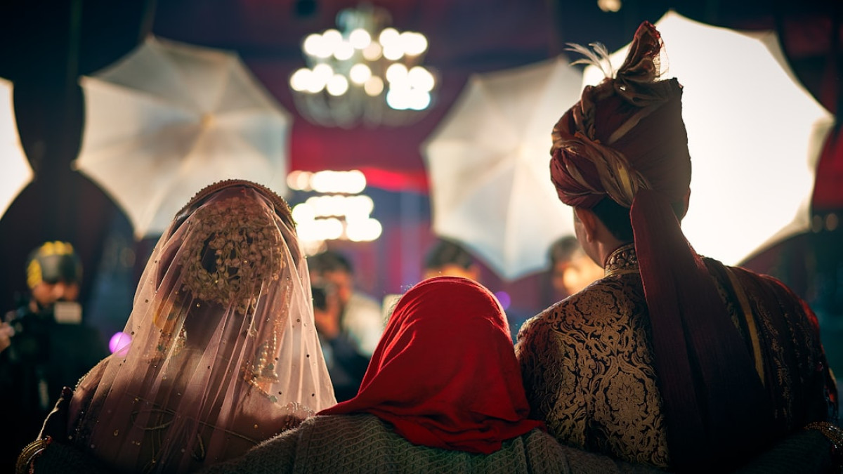 The Lives and Legacies of the Prophet Muhammad's Wives: A Historical Exploration